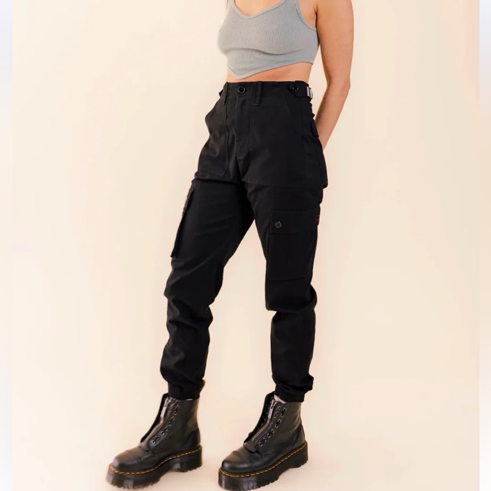 Wondery Black Isabel 2.0 Hiking Pants